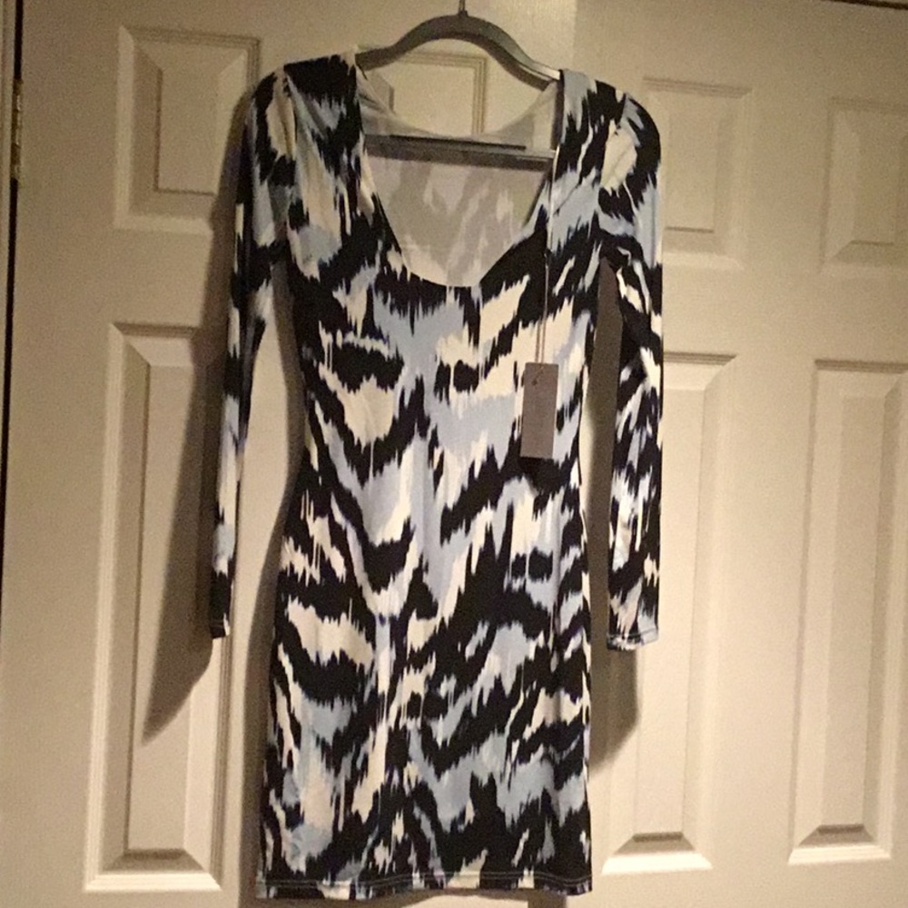 Dress - Picture 2 of 2